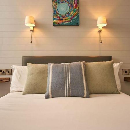 Port William Inn Тинтажель Экстерьер фото