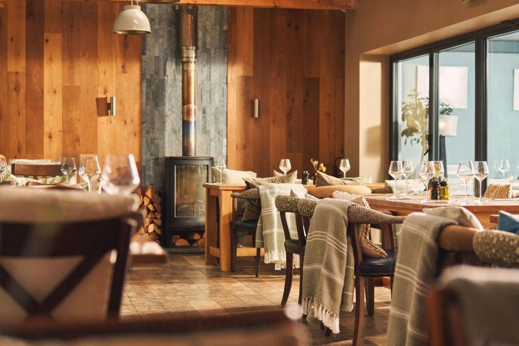 Port William Inn Тинтажель Экстерьер фото