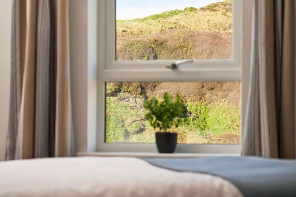 Port William Inn Тинтажель Экстерьер фото