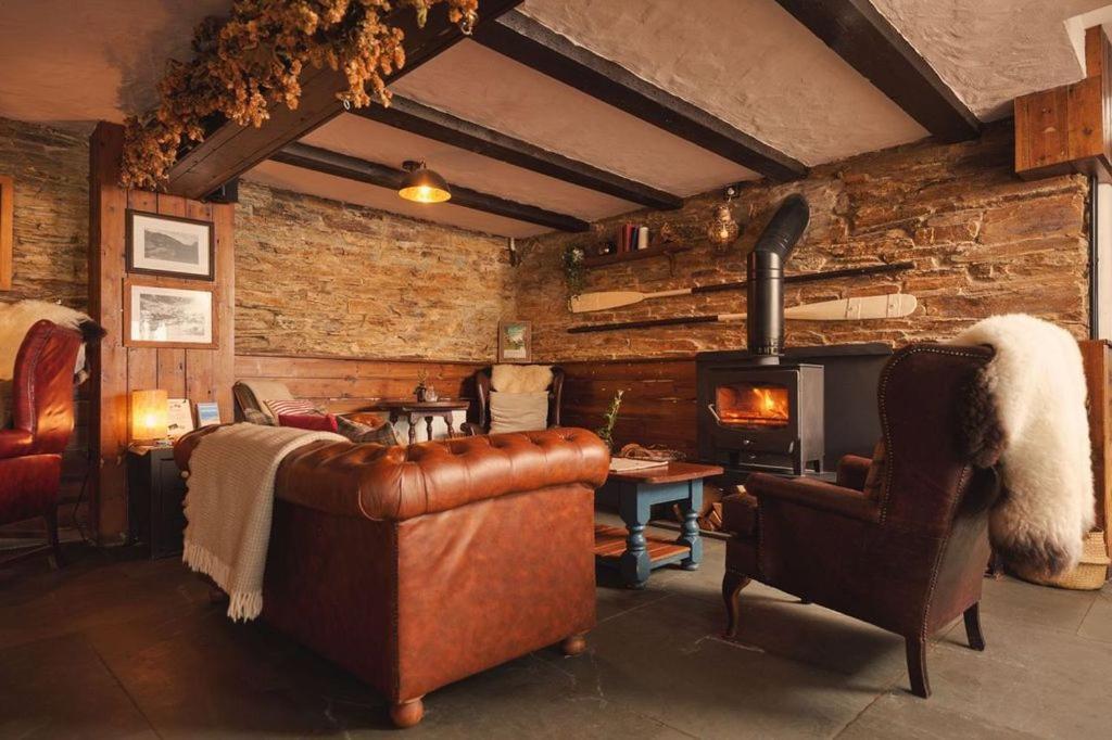 Port William Inn Тинтажель Экстерьер фото