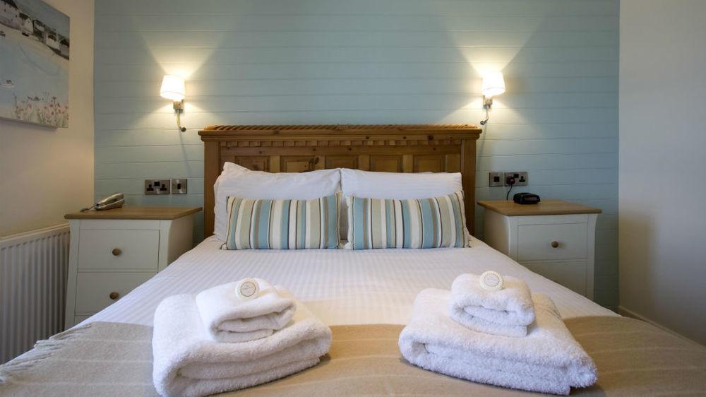 Port William Inn Тинтажель Экстерьер фото